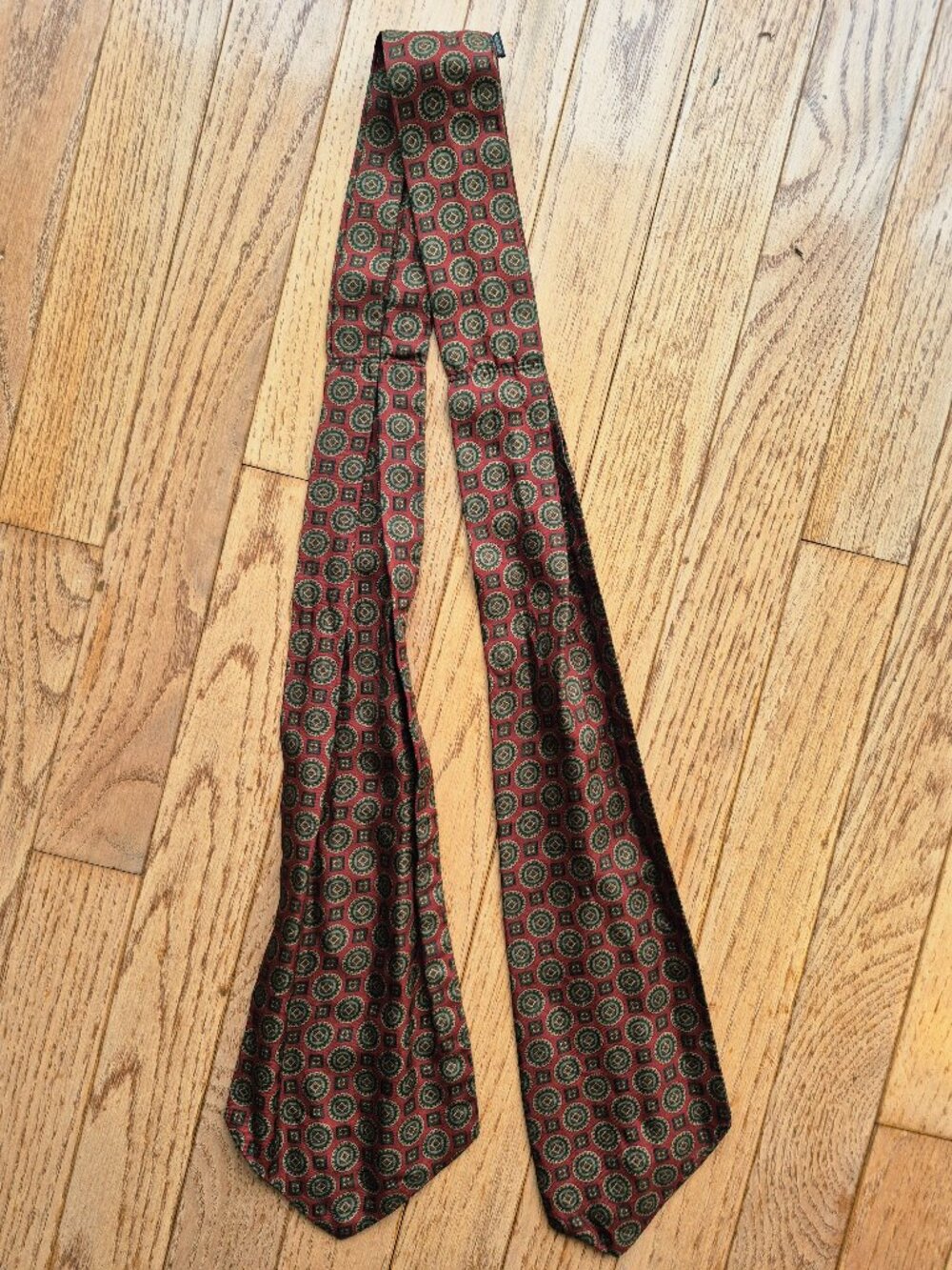 Silk Ascot